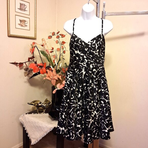 NWT Simon Chang Women’s Spaghetti Strap Stretchy Pleated Lined Midi Dress Size 8 - Picture 3 of 13